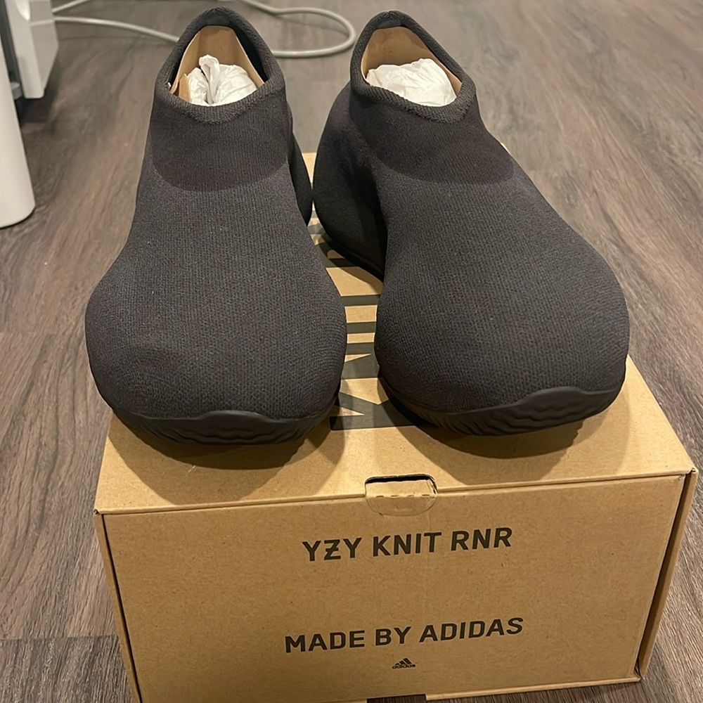 Yeezy Knit Runner (Knit RNR) fade onyx size 10.5